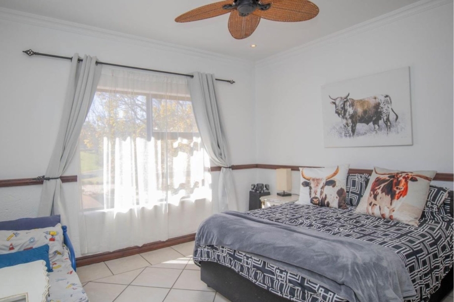 5 Bedroom Property for Sale in Birdwood Estate North West